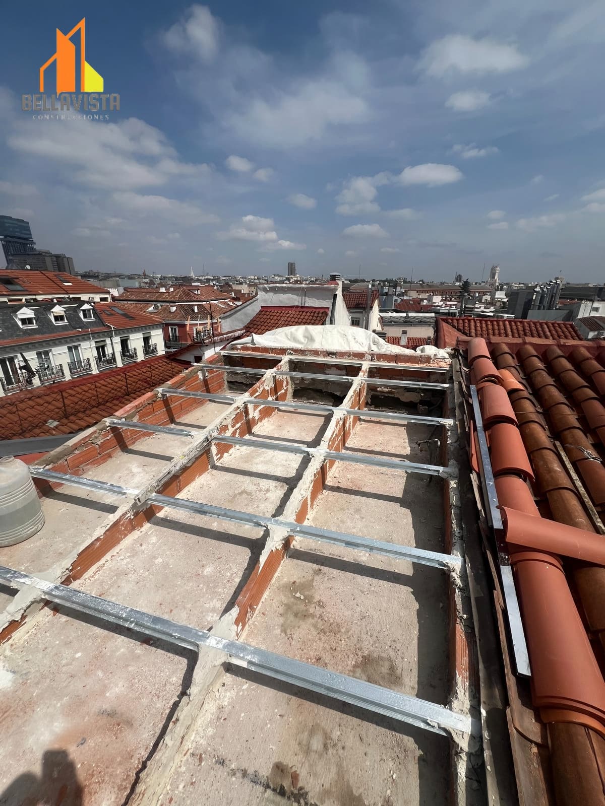 Preparación de estructura después de desmontaje en Madrid centro